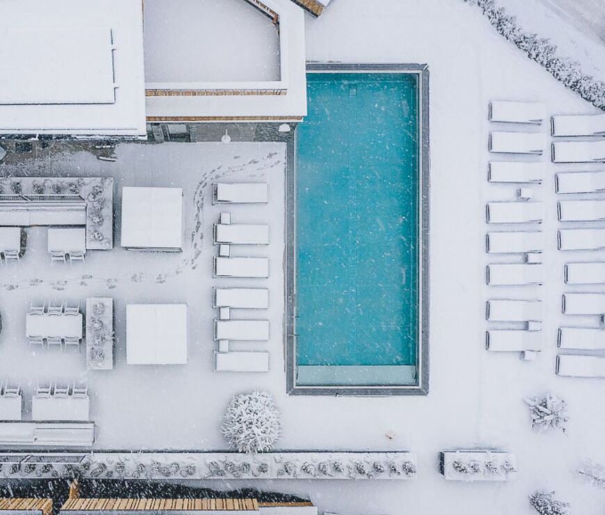 Elements Resort im Winter Pool